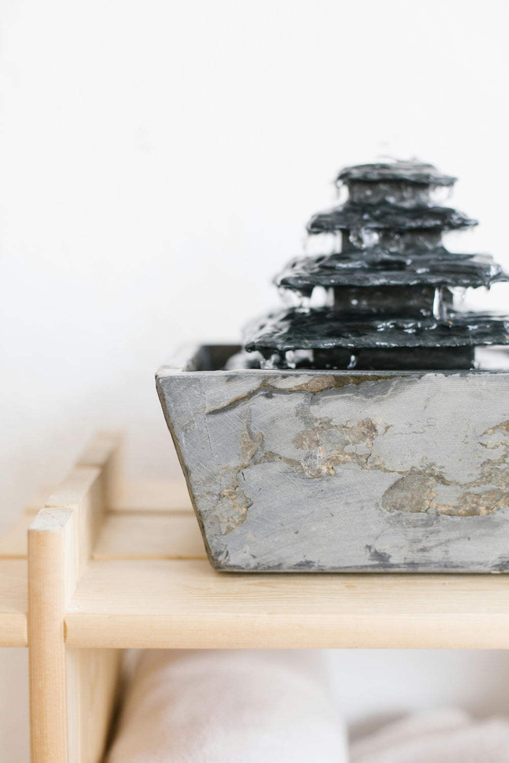 Outdoor Decor Essentials: Combining Fountains and Lighting